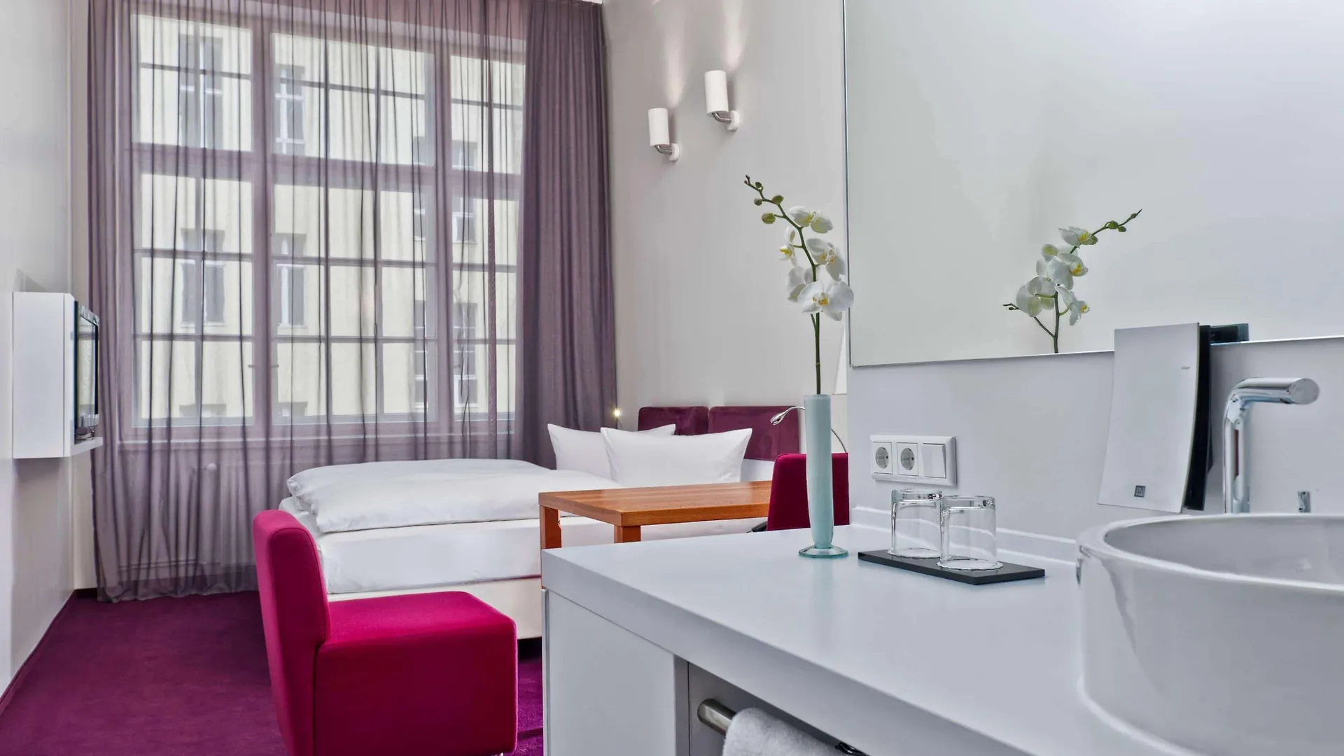 Отель Wyndham Garden Berlin Mitte