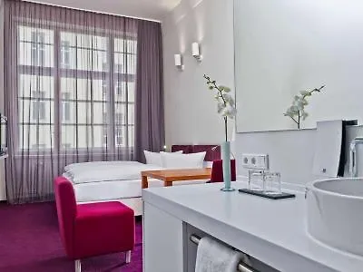 Отель Wyndham Garden Berlin Mitte Германия