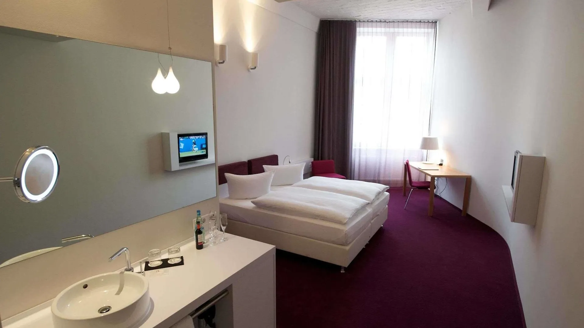 Отель Wyndham Garden Berlin Mitte